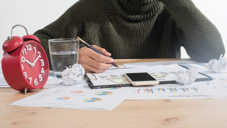 Cum să îți stabilești obiective financiare realiste și sustenabile