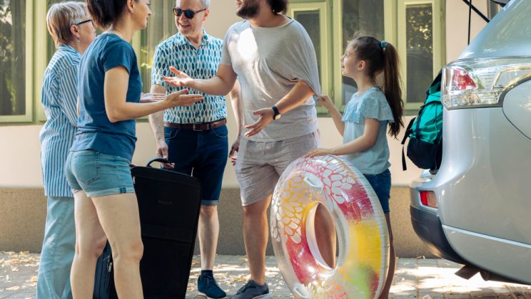 Cum să îți protejezi mașina de zgârieturi în parcările publice