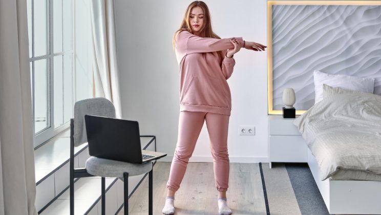Cum să înveți să dansezi singur acasă