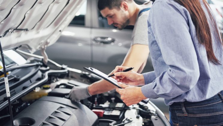 Cum să verifici și să înlocuiești filtrul de habitaclu