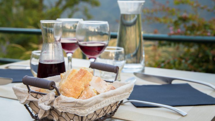 Călătorii tematice: vin, istorie și gastronomie