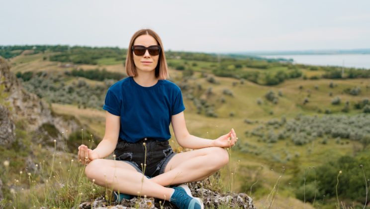Cum să îți menții calmul prin practici de mindfulness