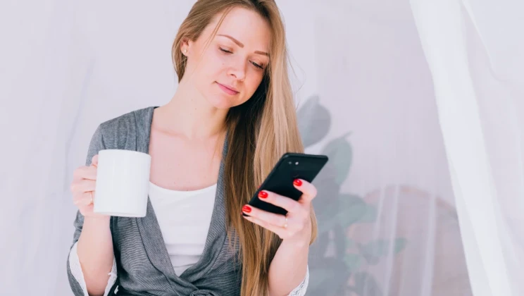 Ce se întâmplă când începi ziua fără să verifici imediat telefonul